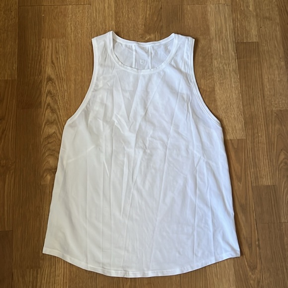 Lululemon ‘muscle’ tank - Picture 10 of 10